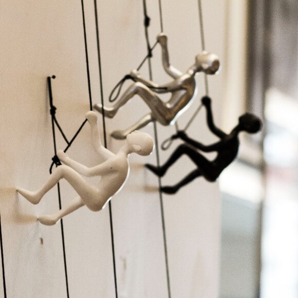 Climbing Man Home Decor Classic Wall-Art Sculpture | 1-Piece | Silver - Picture 4 of 5